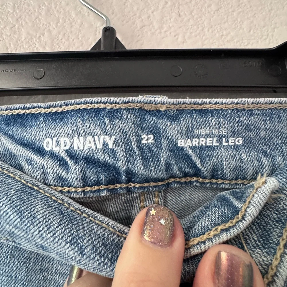 NWT Old Navy Light High Rise Barrel Jeans Size 22 - Picture 2 of 5
